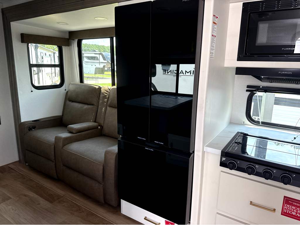 2027 GRAND DESIGN TRANSCEND 295QBT - Image 14