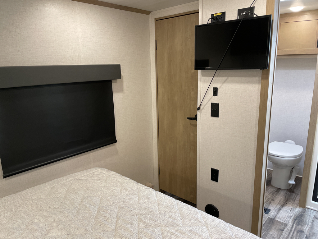 2023 Keystone Raptor 362 - Image 24