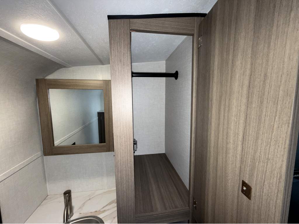 2024 VENTURE RV SONIC 190VRB - Image 27