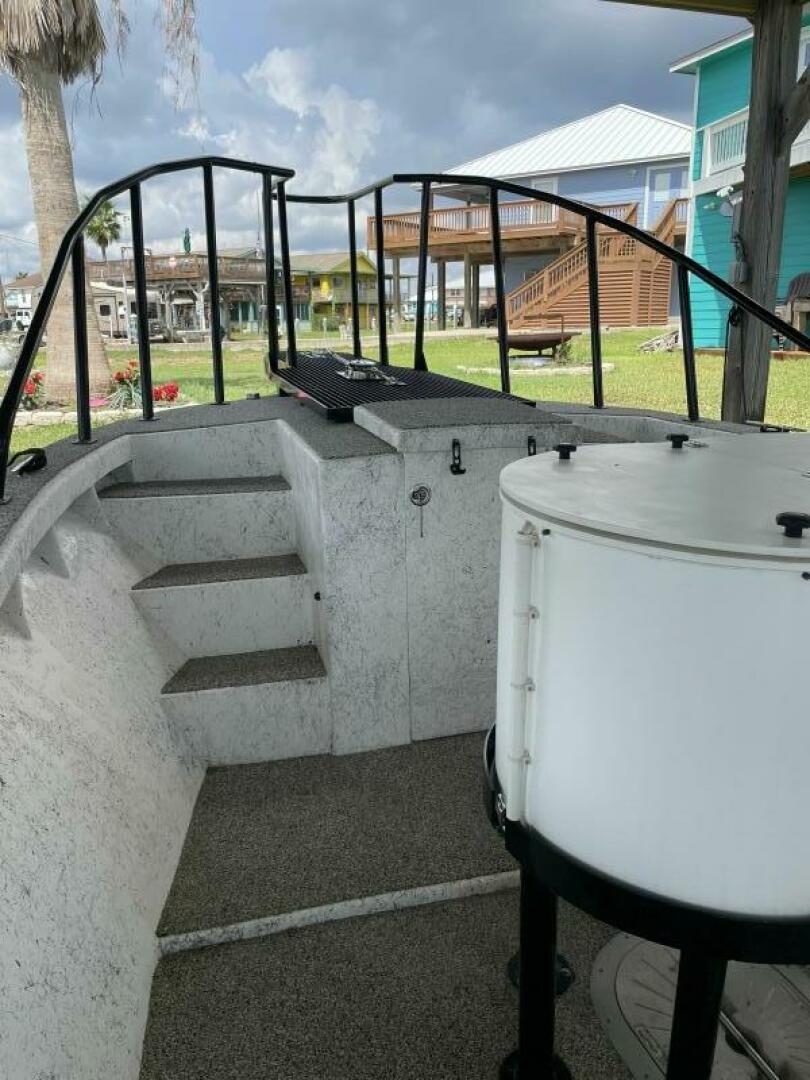 1997 Custom 31 Center Console - Image 3