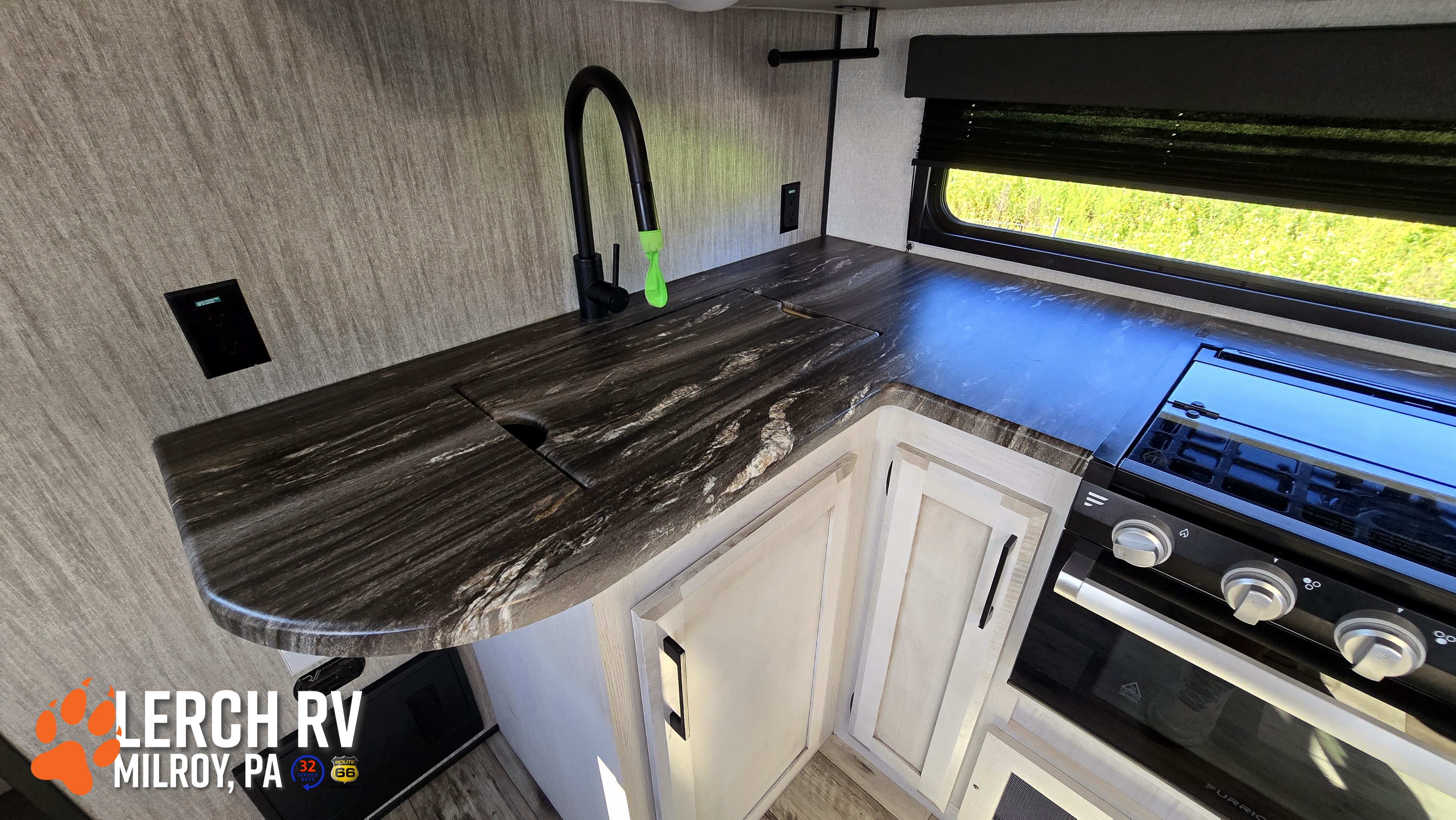 2022 KZ RV Durango Half-Ton D274BHD - Image 22