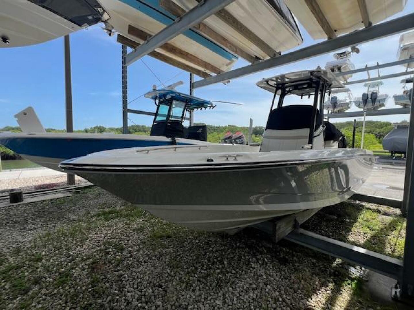 2023 Boston Whaler 250 DAUNTLESS Base - Image 21