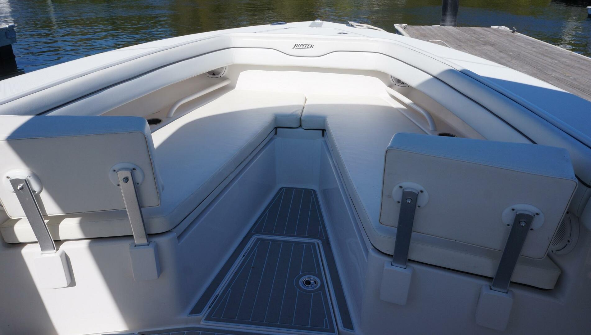 2015 Jupiter 30 FS - Image 13