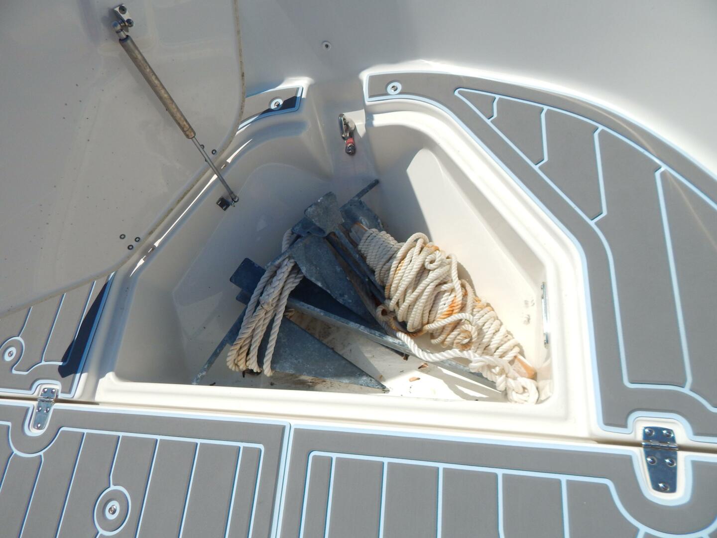 2020 Boston Whaler 190 Montauk Base - Image 7