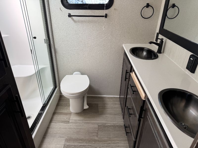 2020 Forest River Cardinal Luxury 345RLX - Image 14
