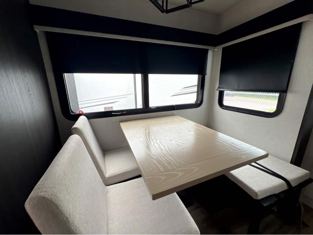 2026 VENTURE RV SPORTTREK 353VRK - Image 13
