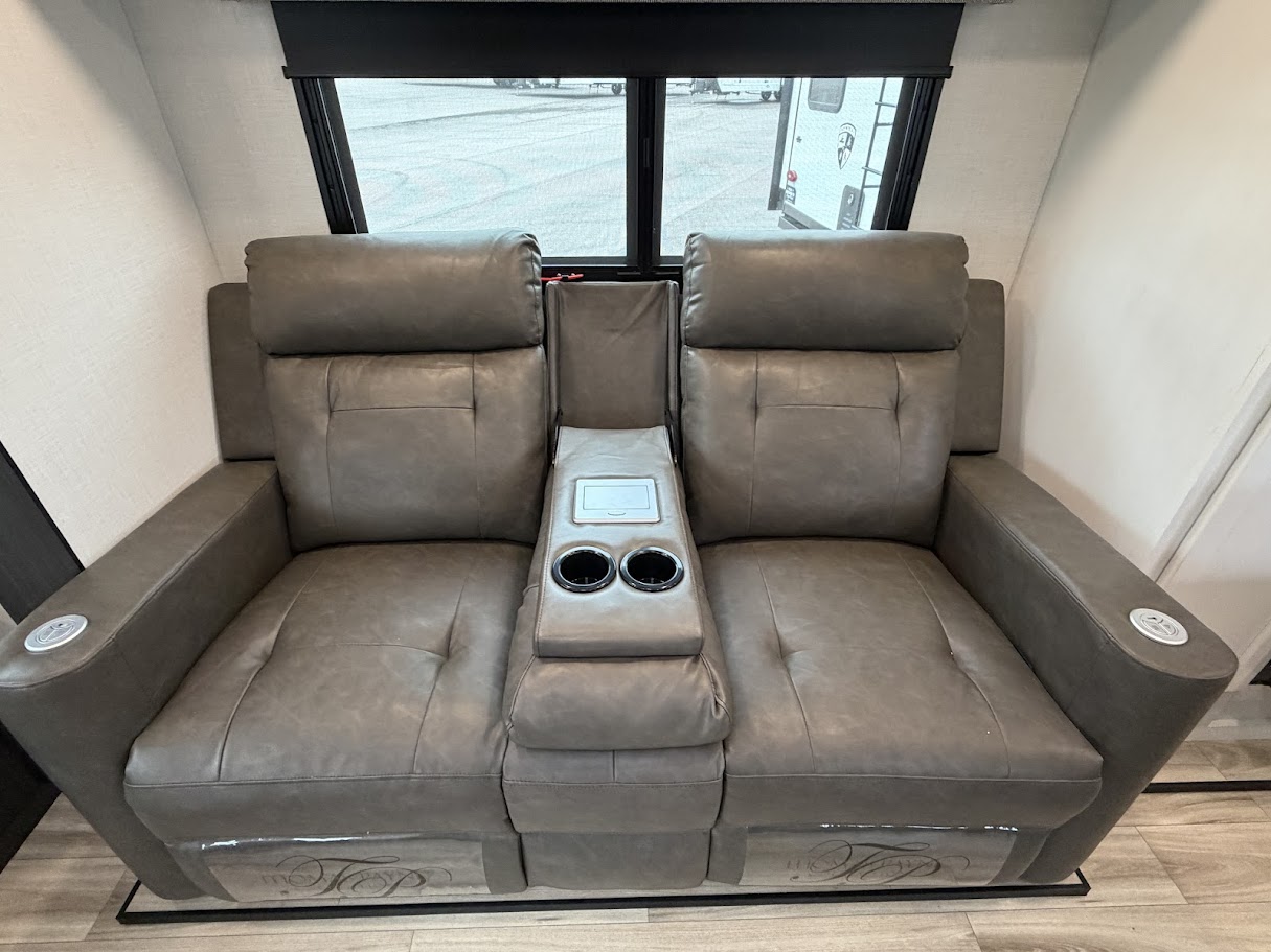 2026 VENTURE RV SPORTTREK 343VIK - Image 18