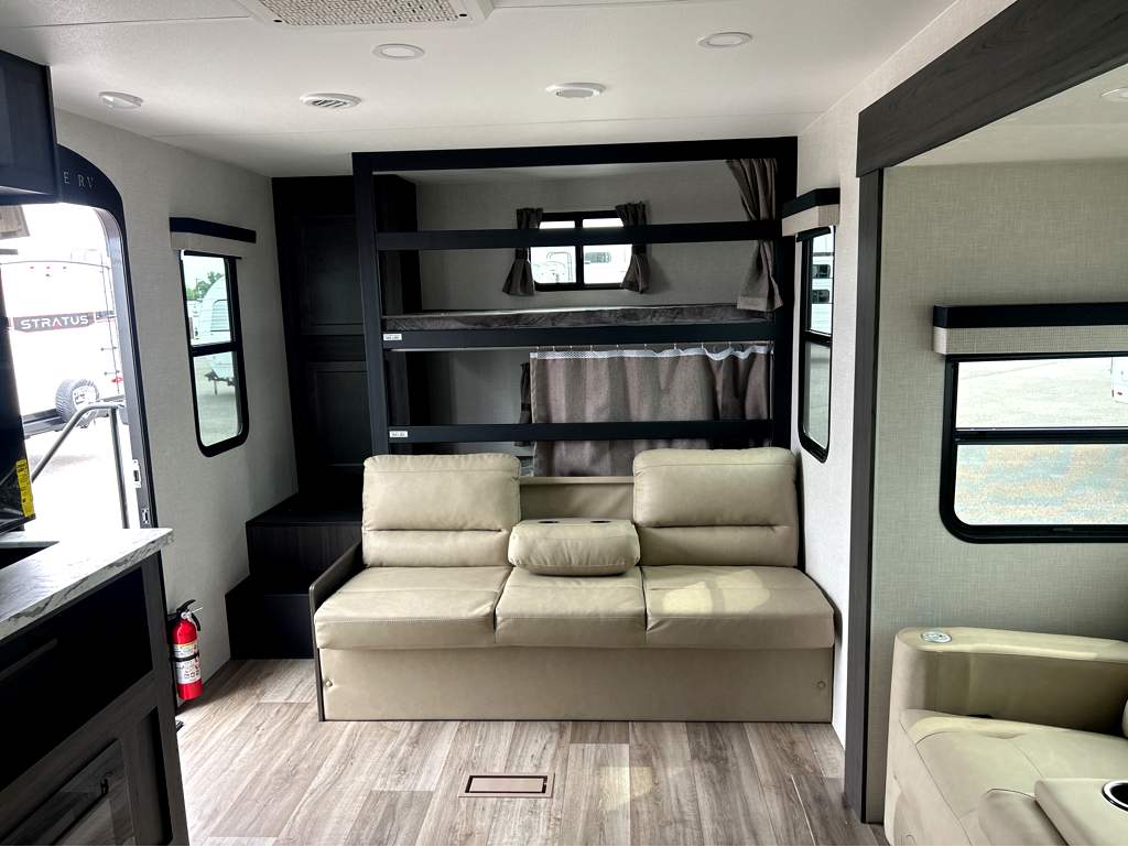2026 VENTURE RV SPORTTREK 312VBH - Image 13
