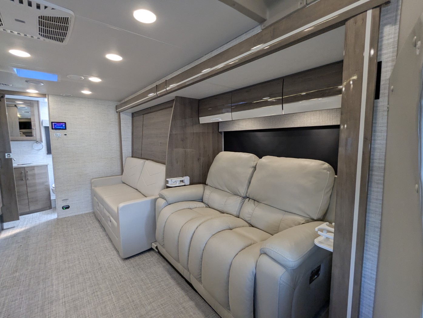 2024 Entegra Coach Qwest 24R - Image 16