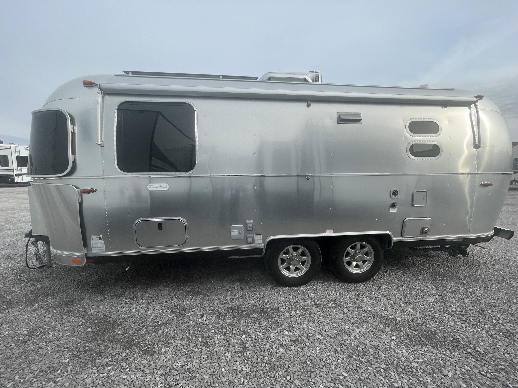 2026 AIRSTREAM FLYING CLOUD 23FBT - Image 7