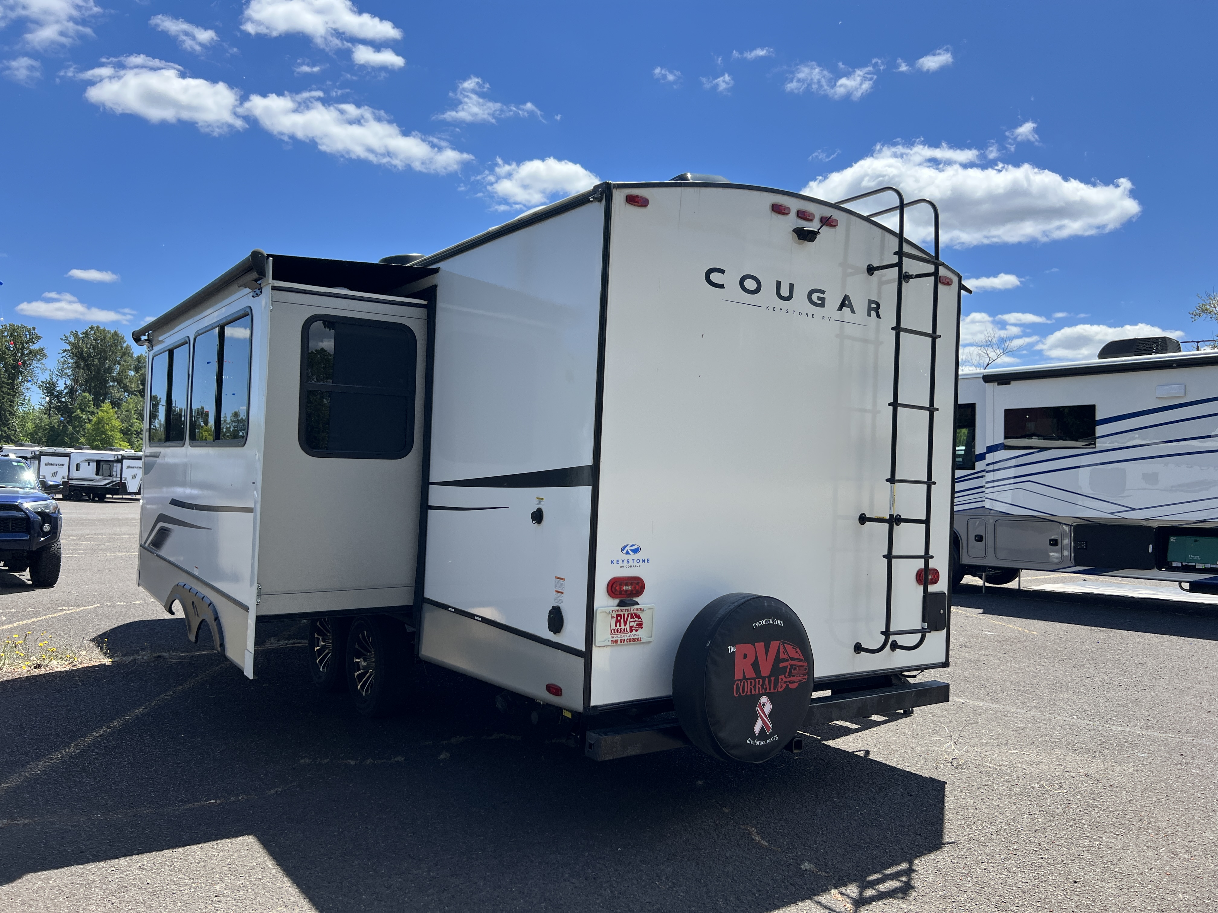 2024 Keystone Cougar Half-Ton 26RBSWE - Image 2