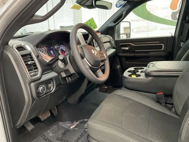 2026 Ram 2500 Big Horn 4x4 Crew Cab 6'4" Box - Image 13