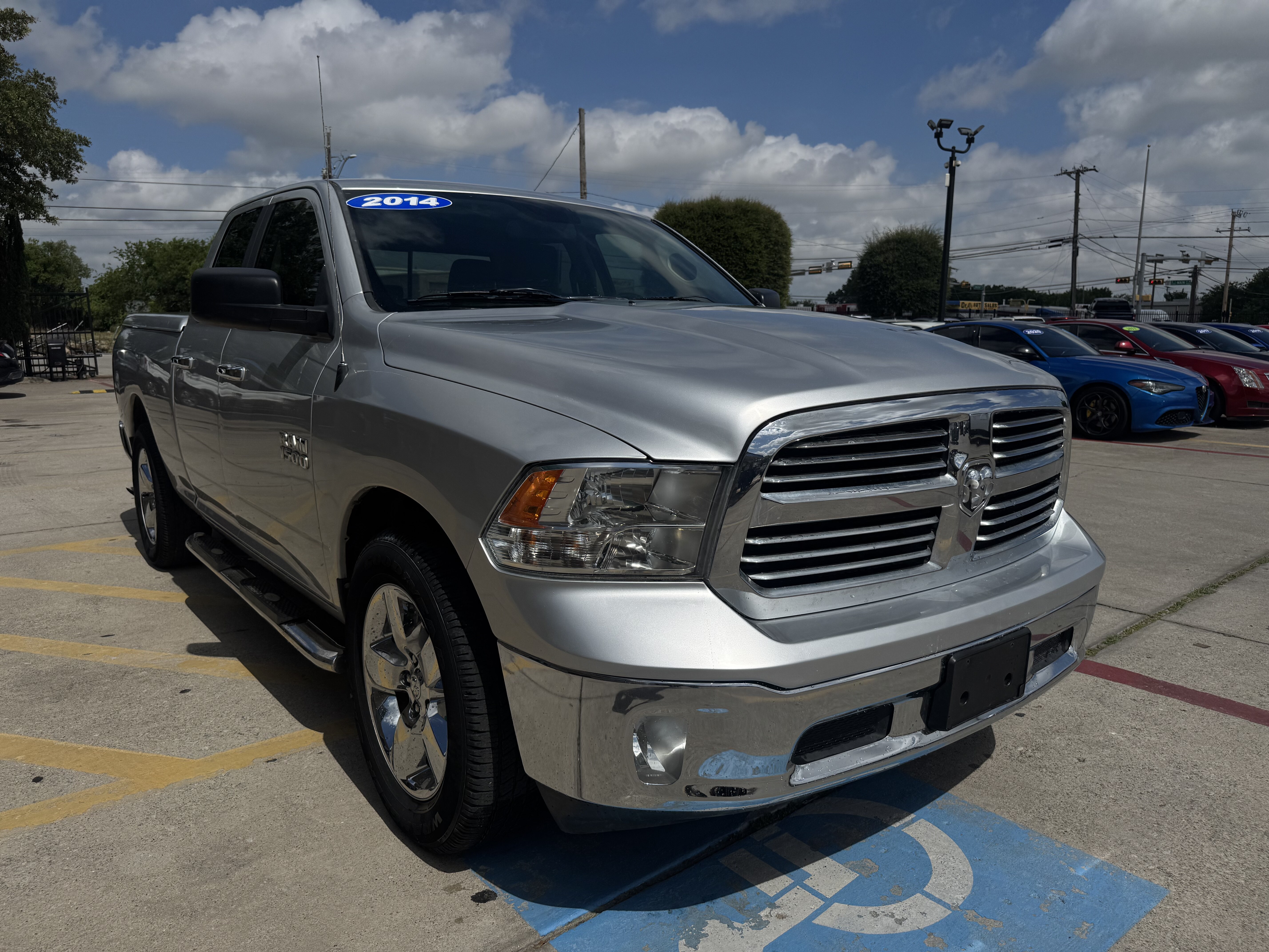 2014 Ram 1500 Pickup-V8 Quad Cab SLT 2WD - Image 4