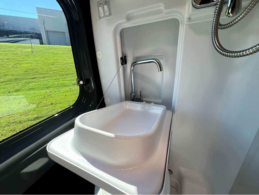 2027 THOR MOTOR COACH SEQUENCE 20L - Image 17