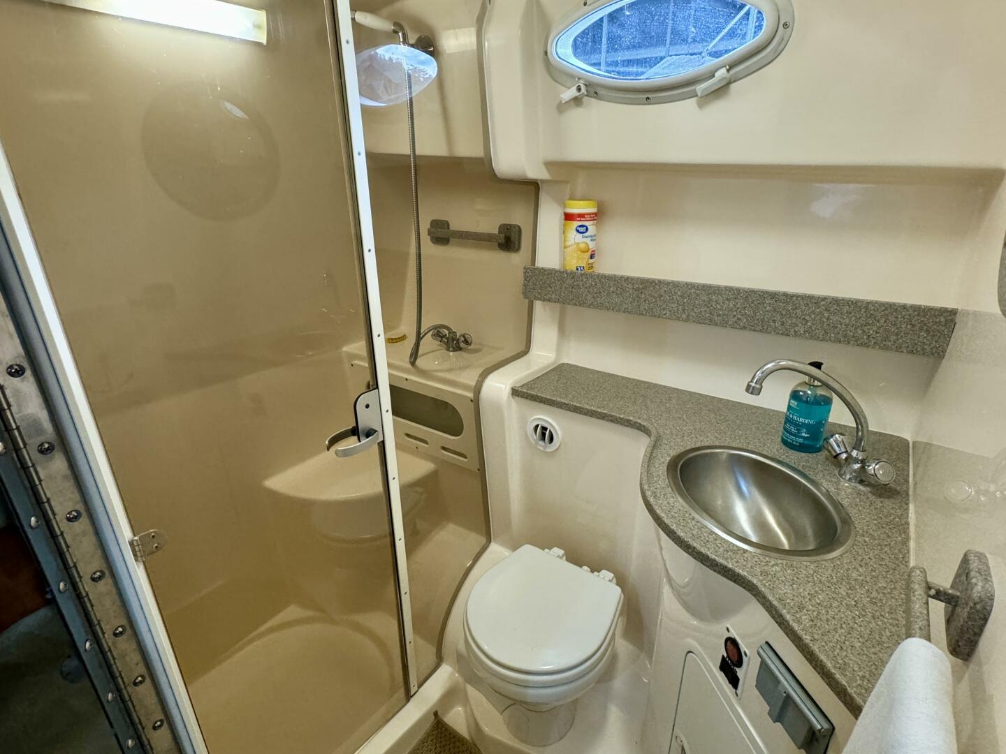 2004 Rinker 342 Fiesta Vee - Image 69