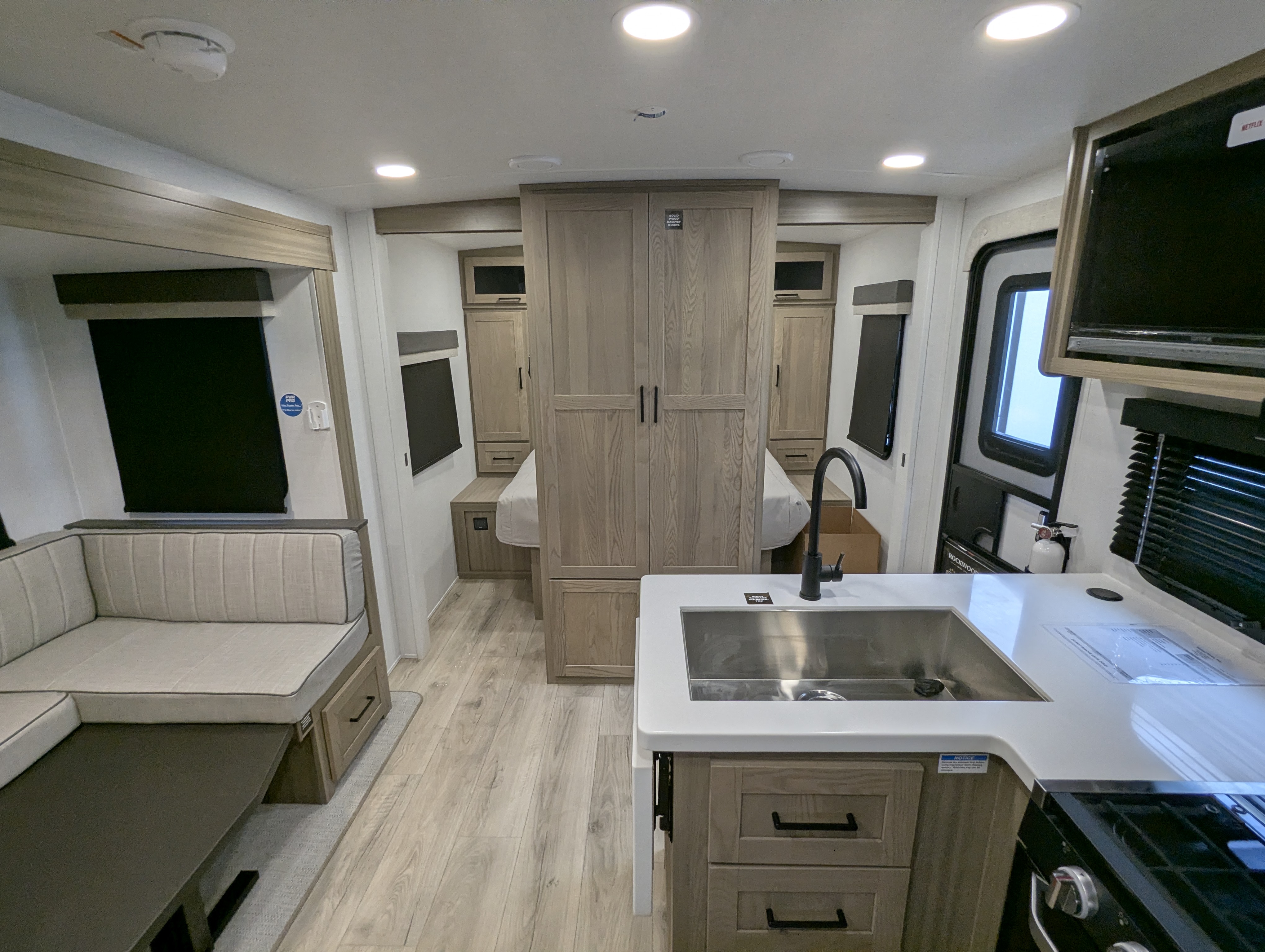 2027 Forest River Rockwood Mini Lite 2520BH - Image 29