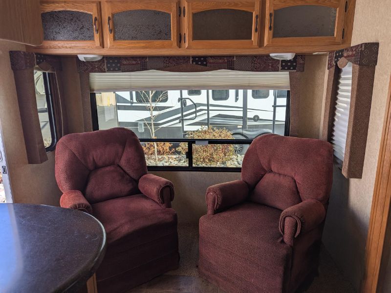 2012 Dutchmen Denali 265RL - Image 6