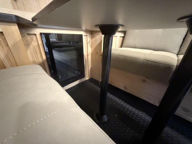2027 CHEROKEE GREY WOLF 21JBH - Image 25