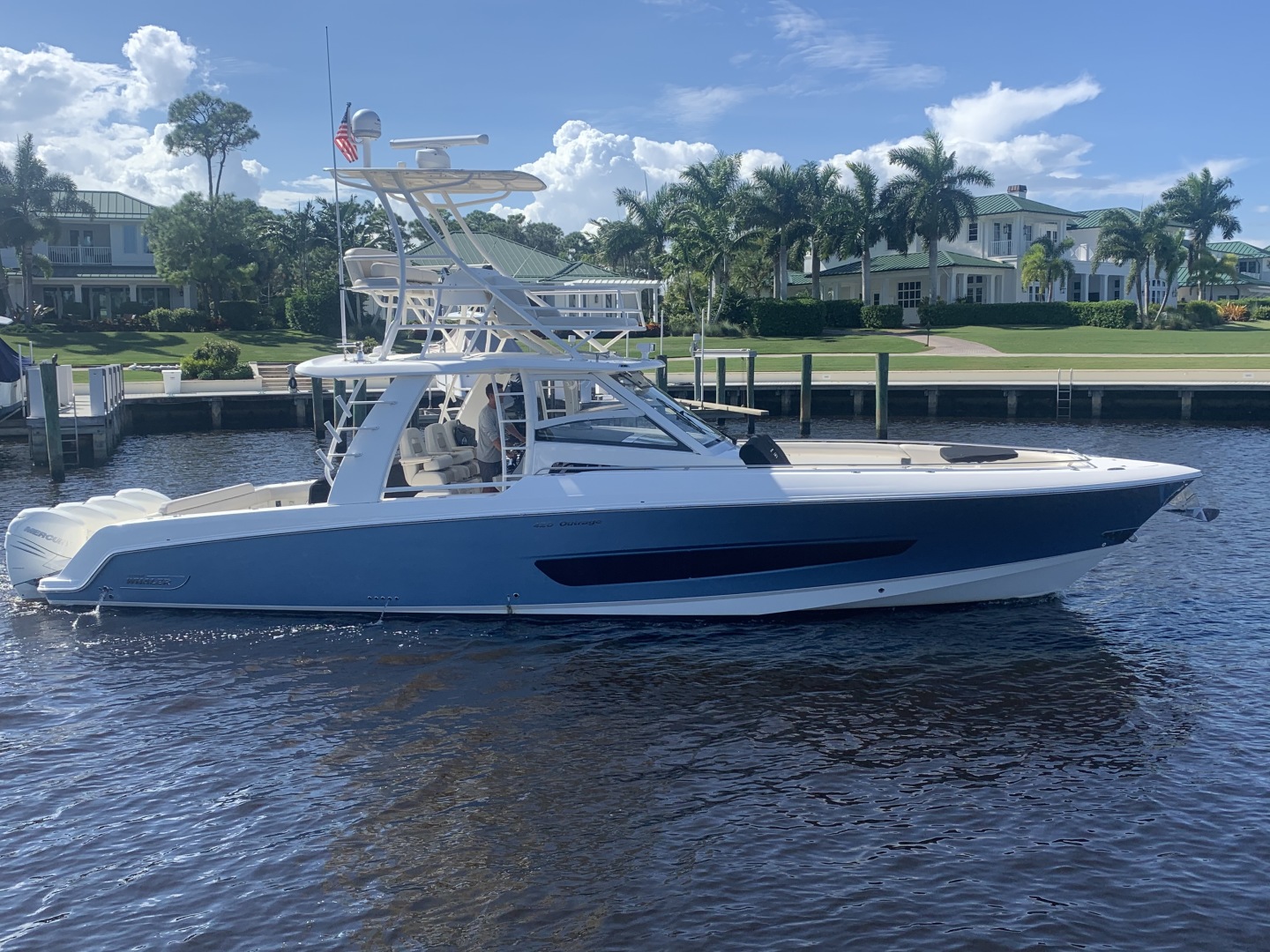 2017 Boston Whaler 420 Outrage - Image 3