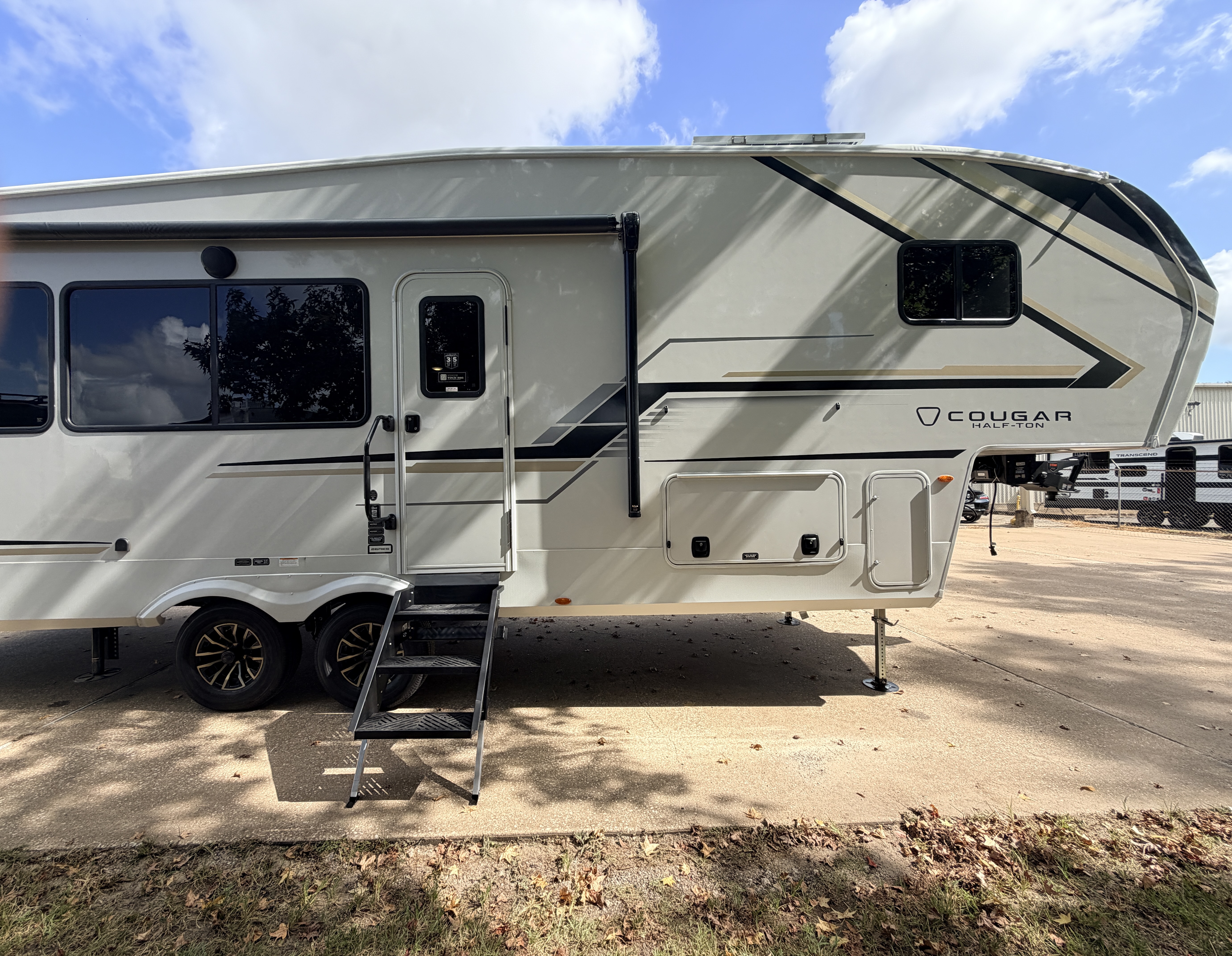 2027 Keystone Cougar Half-Ton 26RES - Image 8