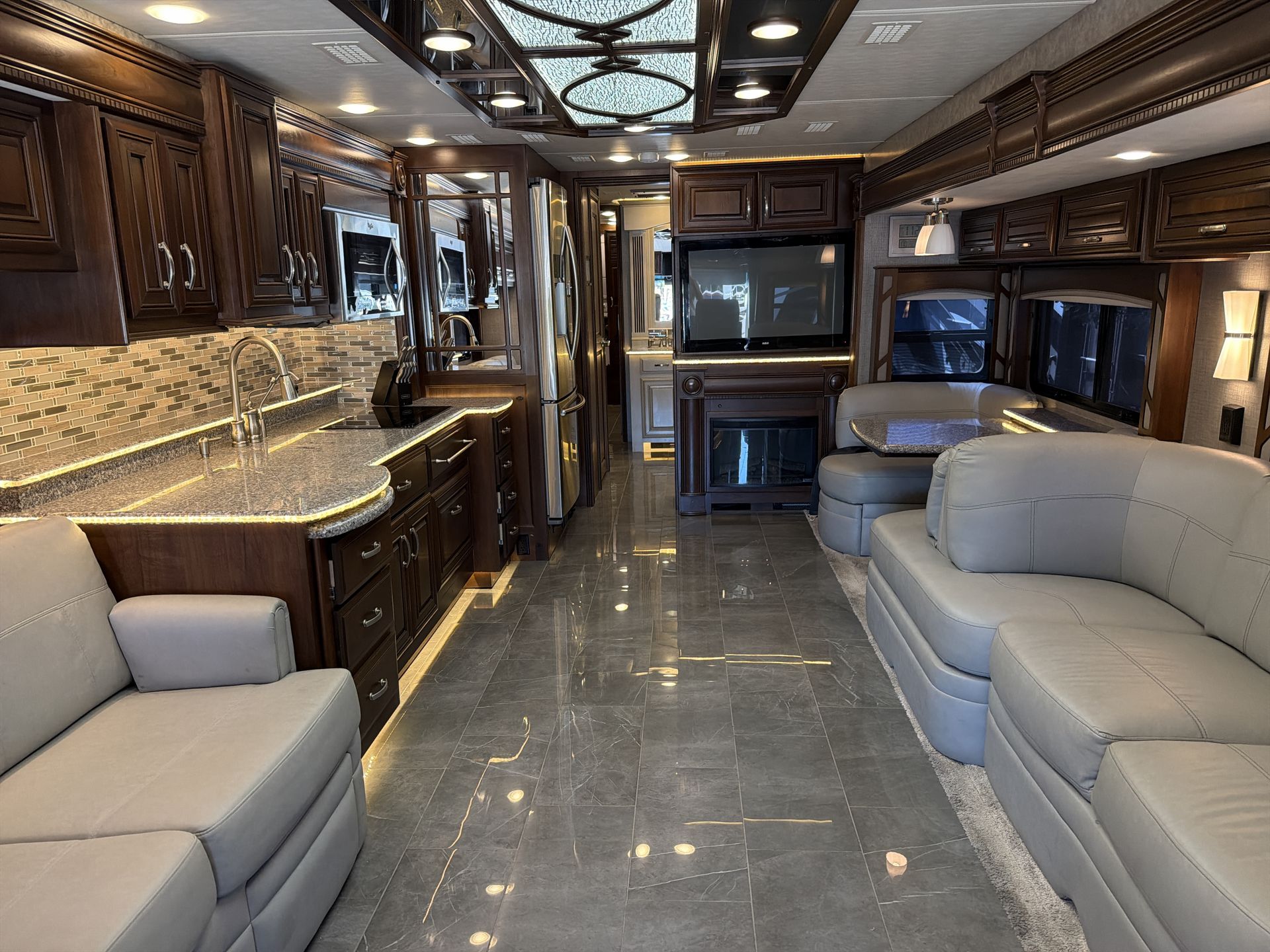 2017 Entegra Coach Anthem 44DLQ - Image 18