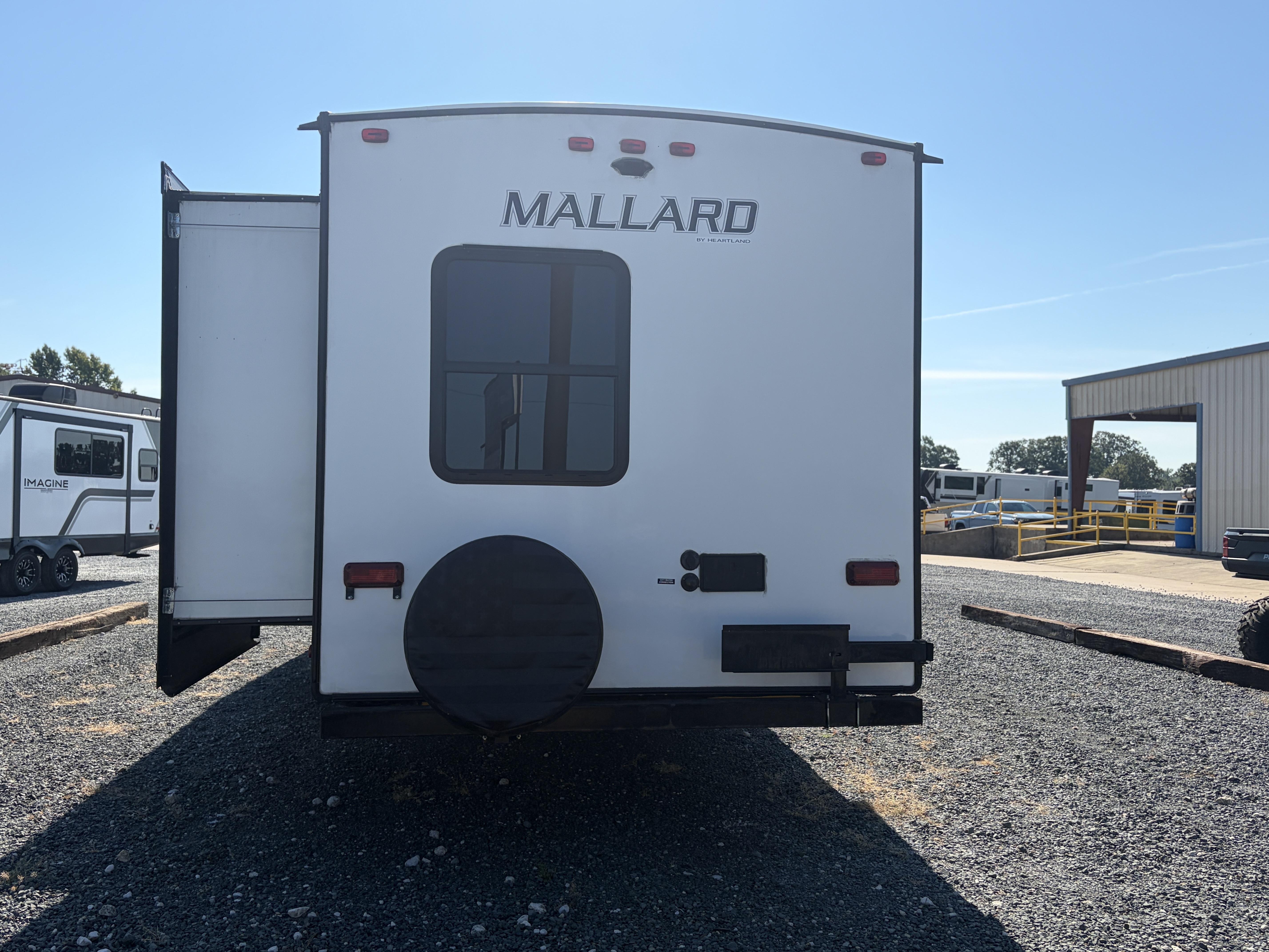 2022 MALLARD M32 - Image 3