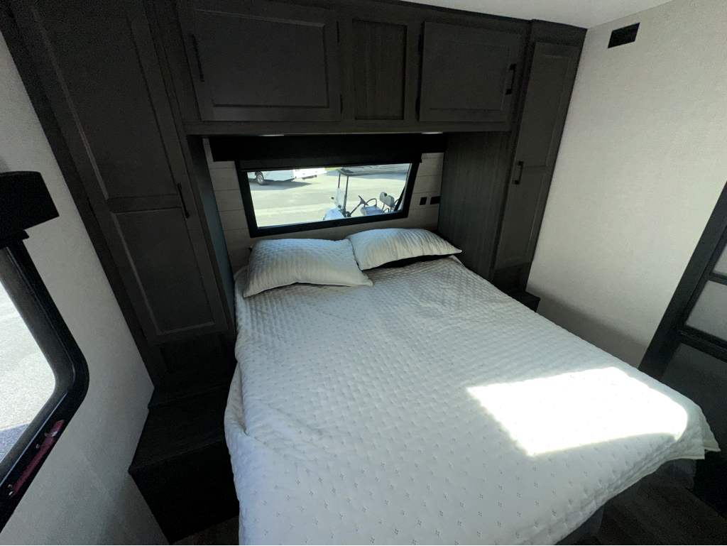 2026 VENTURE RV SPORTTREK 251VRK - Image 23