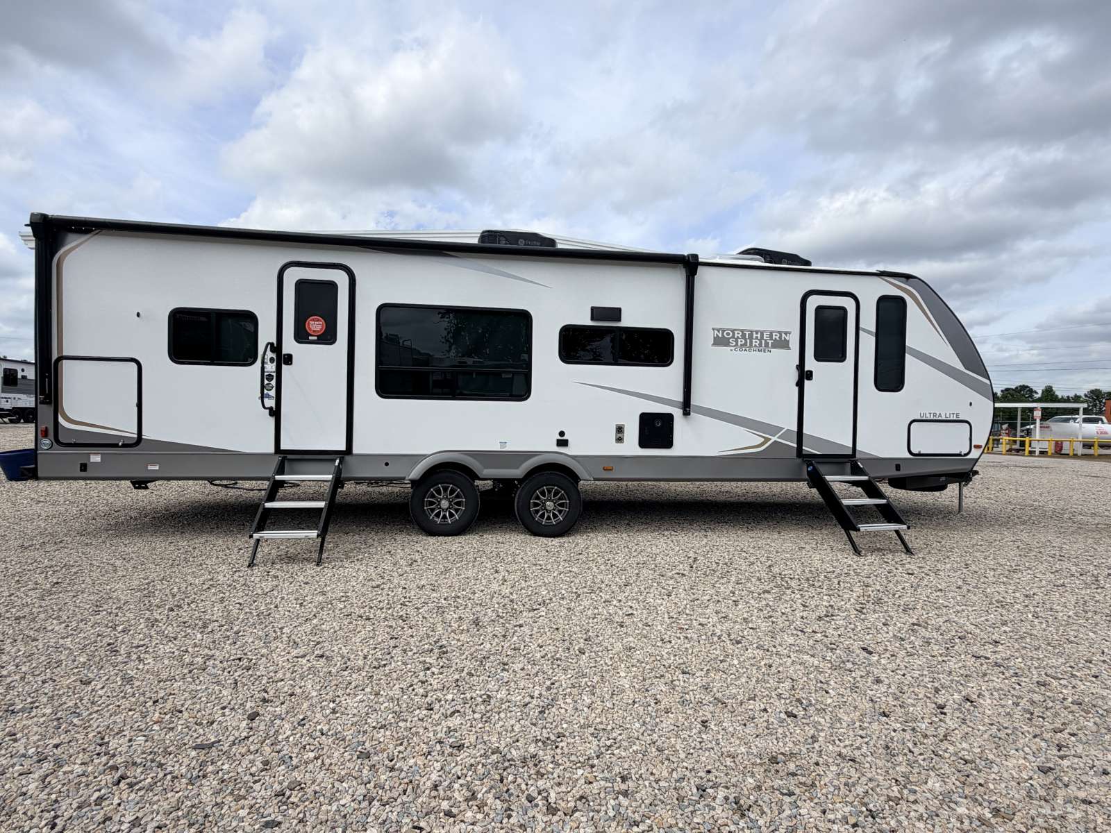 2026 Coachmen Northern Spirit 3070BH - Image 8