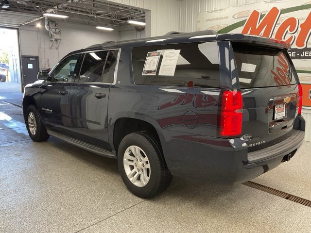 2019 Chevrolet Suburban 1500 Utility 4D LT 4WD - Image 7