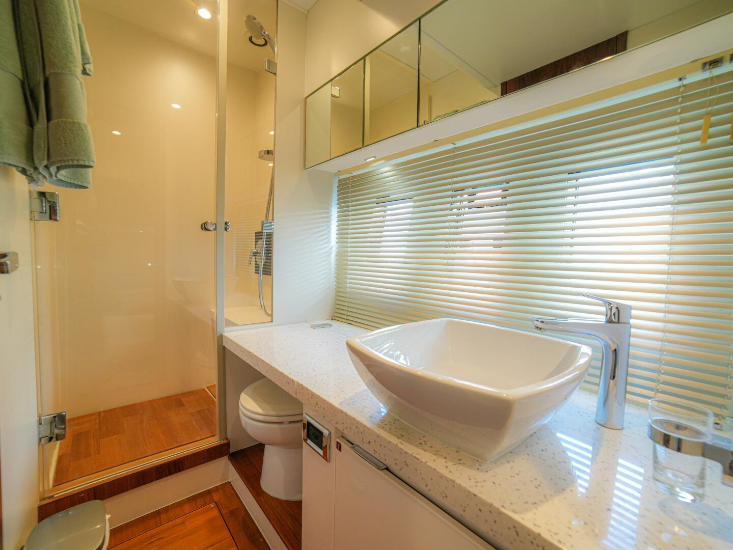 2014 Fairline 50 - Image 37