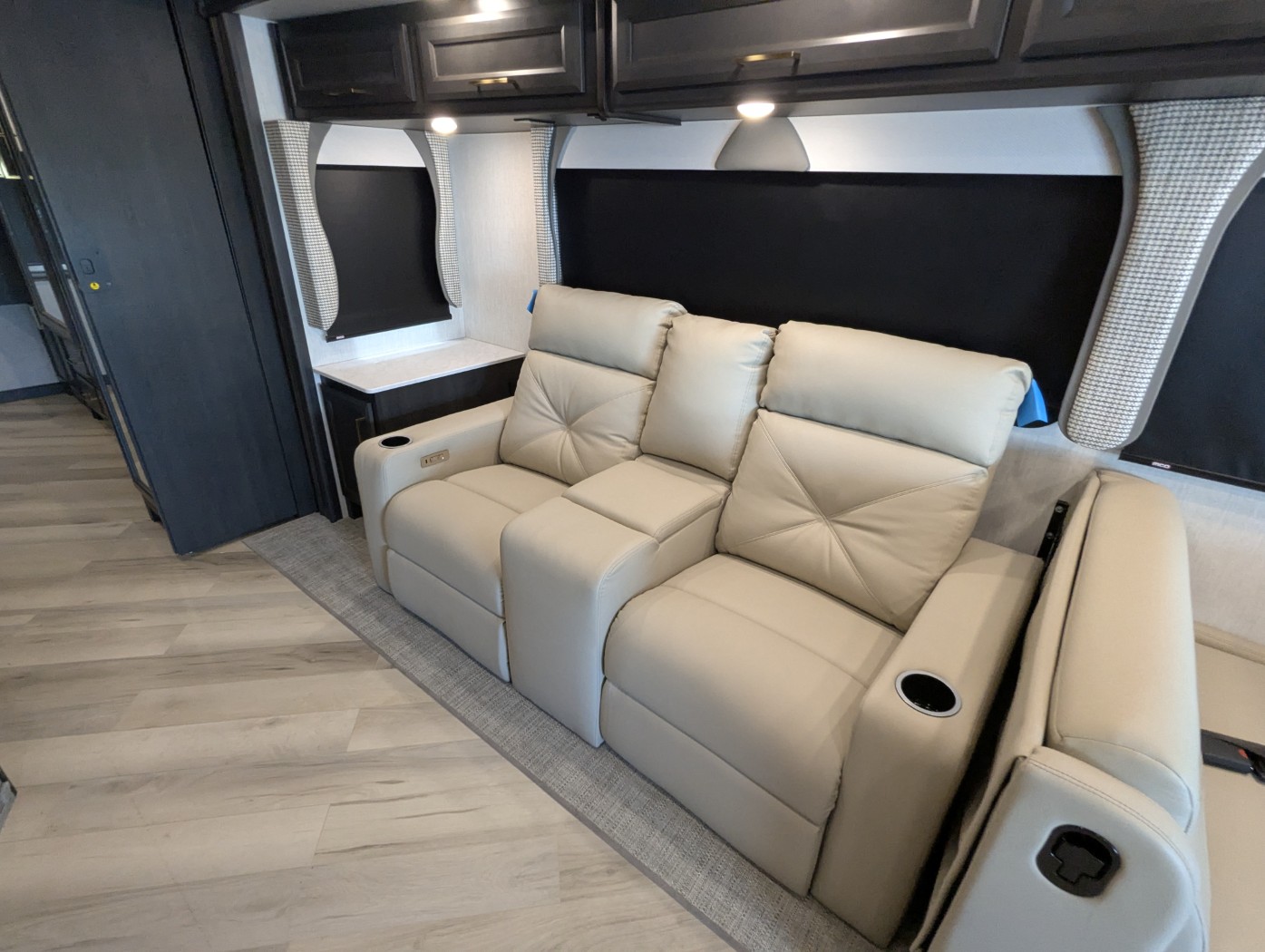 2026 Fleetwood Bounder 33C - Image 20