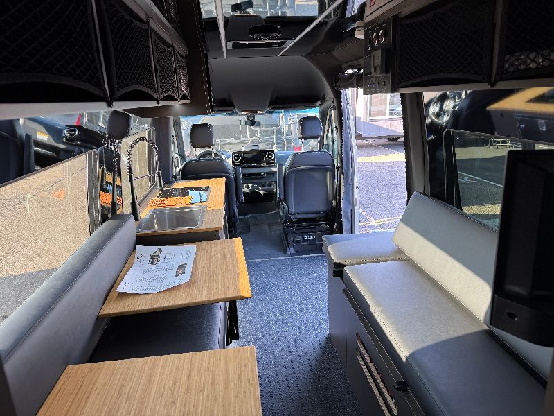 2025 27North Venture Van 170 - Image 12