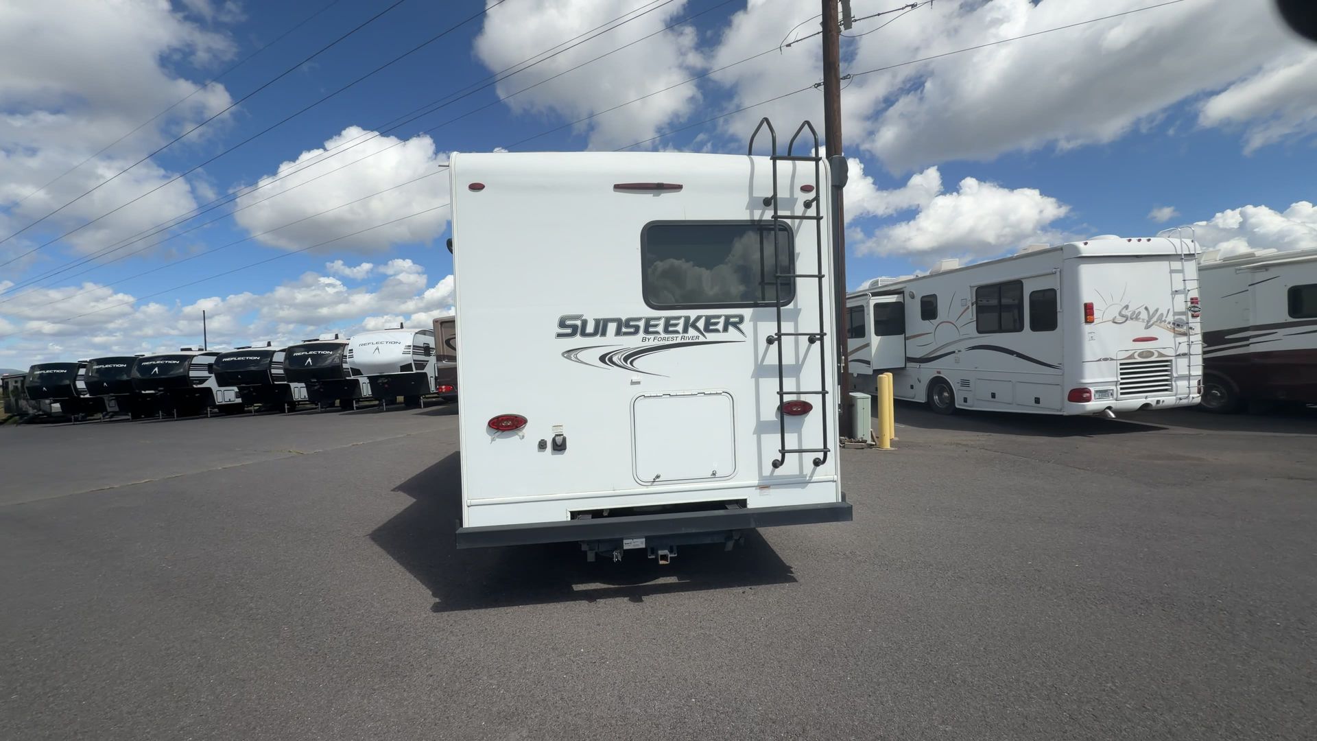 2020 Forest River Sunseeker 2290S - Image 6