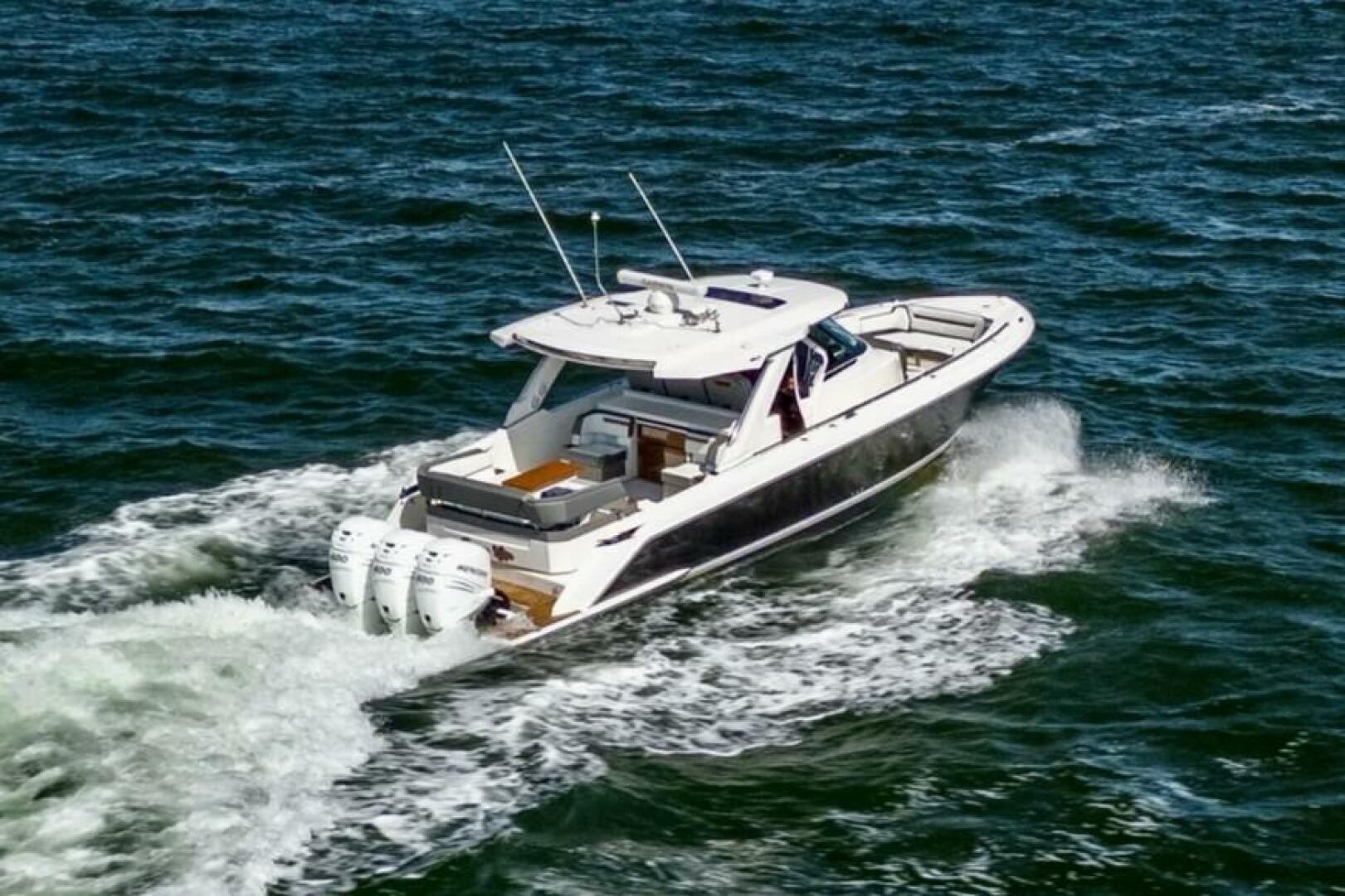 2021 TIARA YACHTS TIARA YACHTS 38 LS Base - Image 2