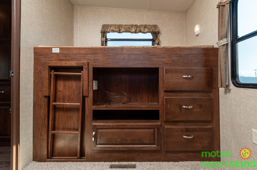 2014 Keystone Laredo 3325TG - Image 21