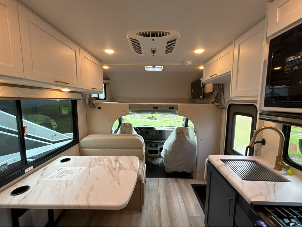 2026 THOR MOTOR COACH MAGNITUDE GA21 - Image 18
