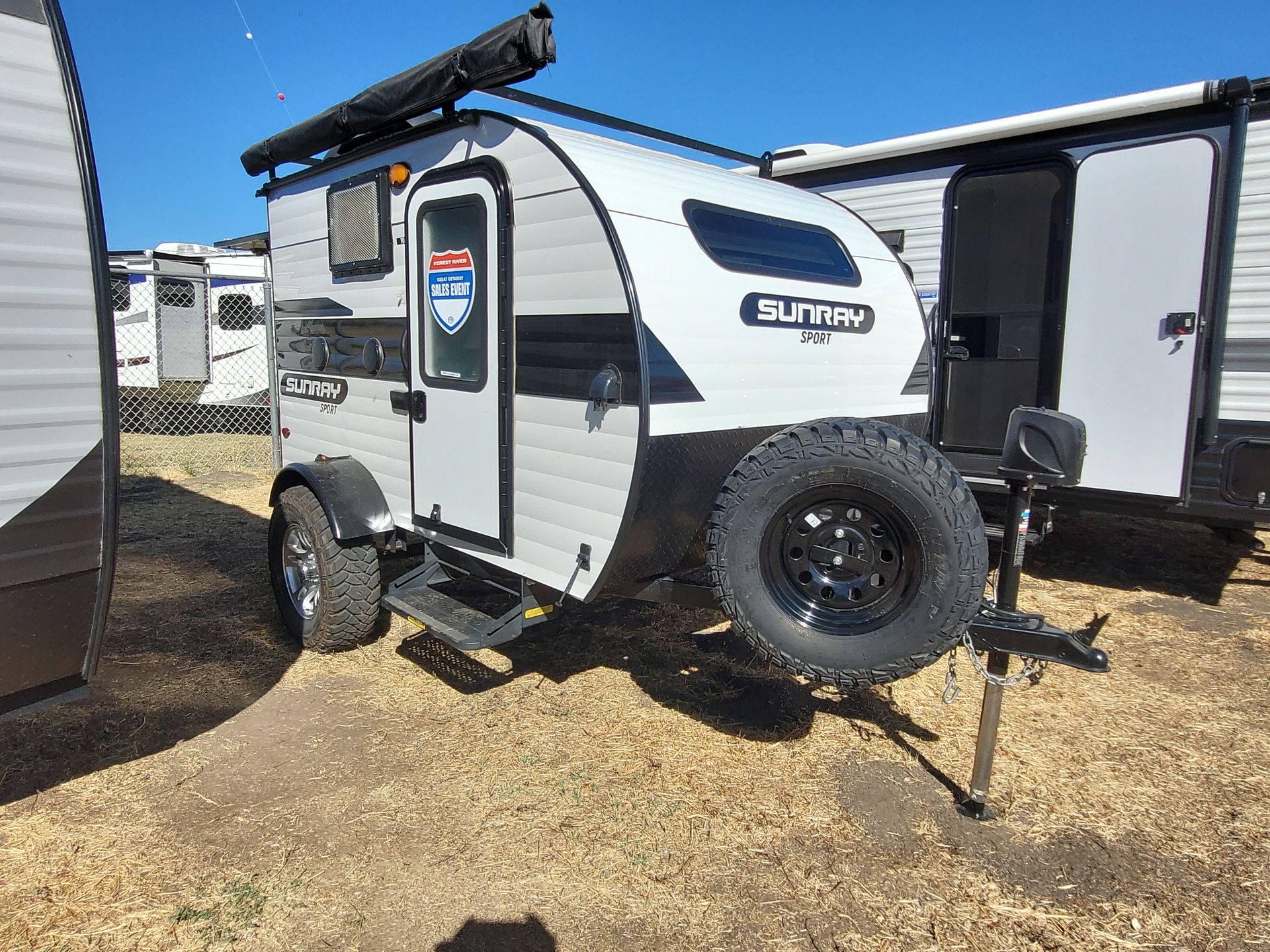 2022 Sunset Park RV Sun Ray 109 - Image 5