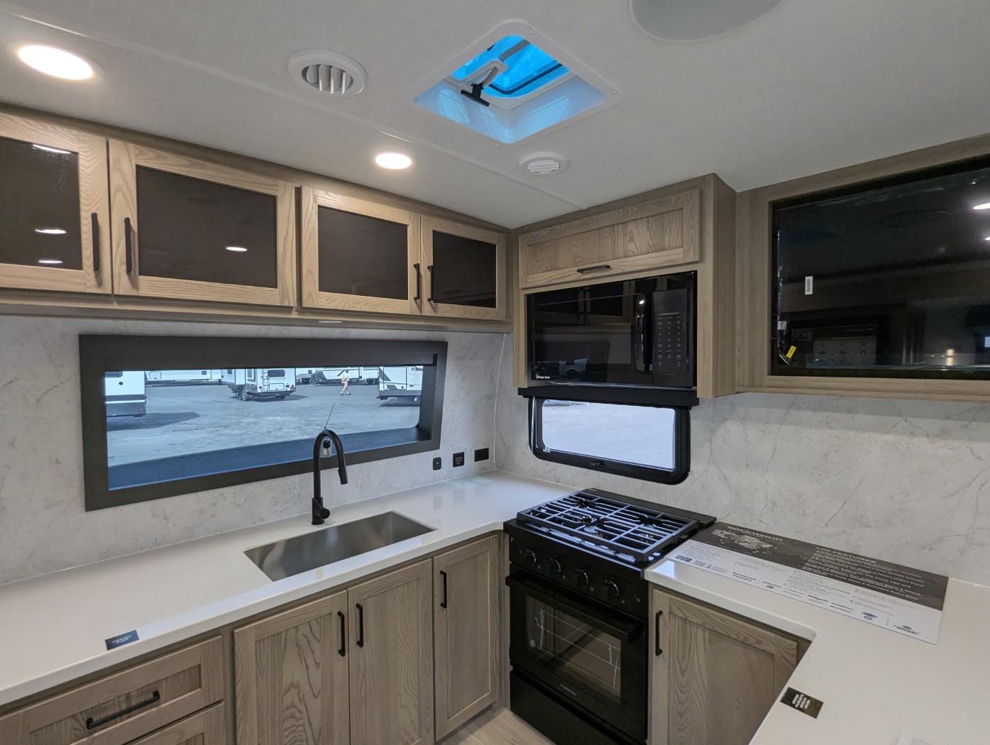 2026 Forest River Rockwood Signature 8263MBR - Image 13