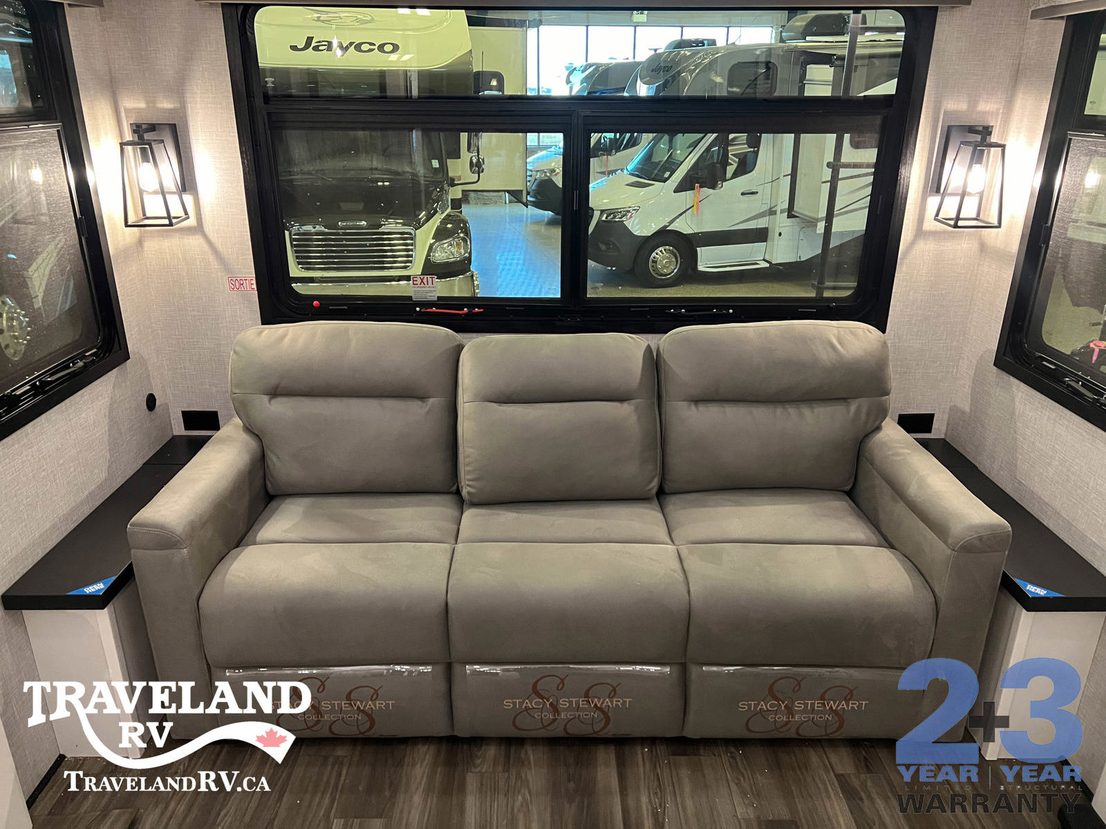 2025 Jayco North Point 377RLBH - Image 14