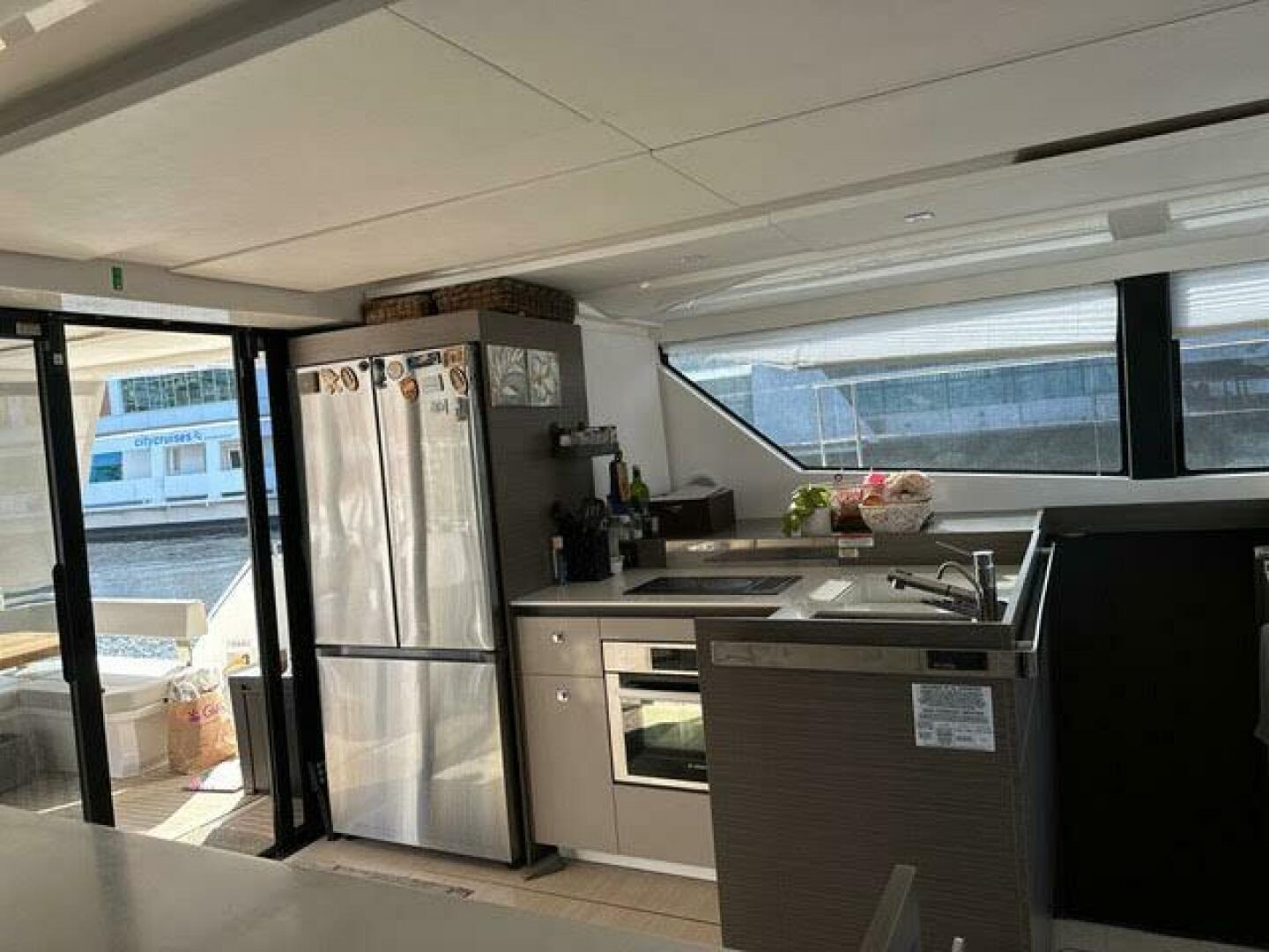 2023 Leopard 46 PC - Image 6