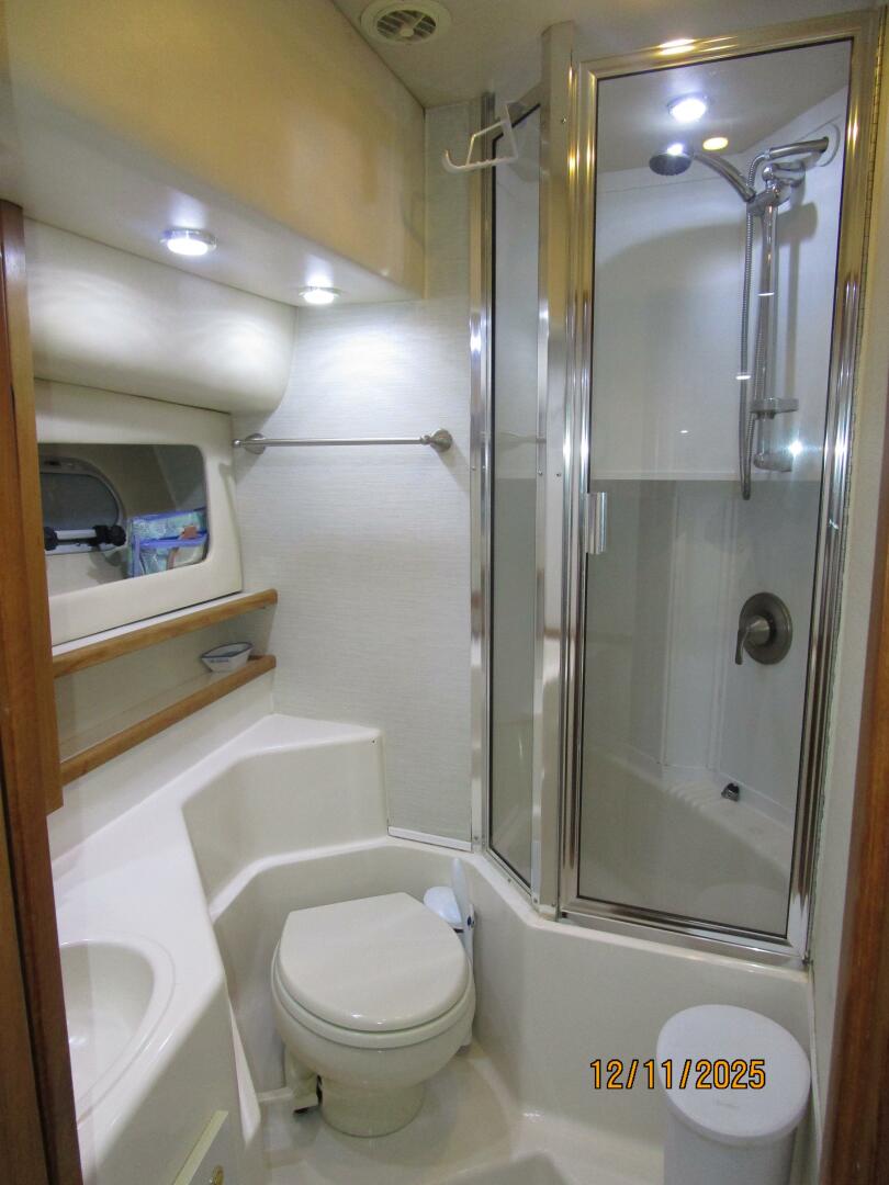 1998 Bayliner 4788 - Image 57