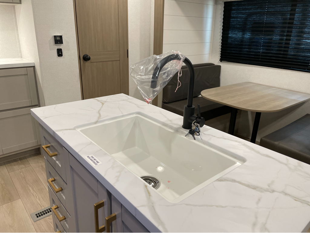 2027 Jayco Jay Flight SLX 333BTS - Image 10