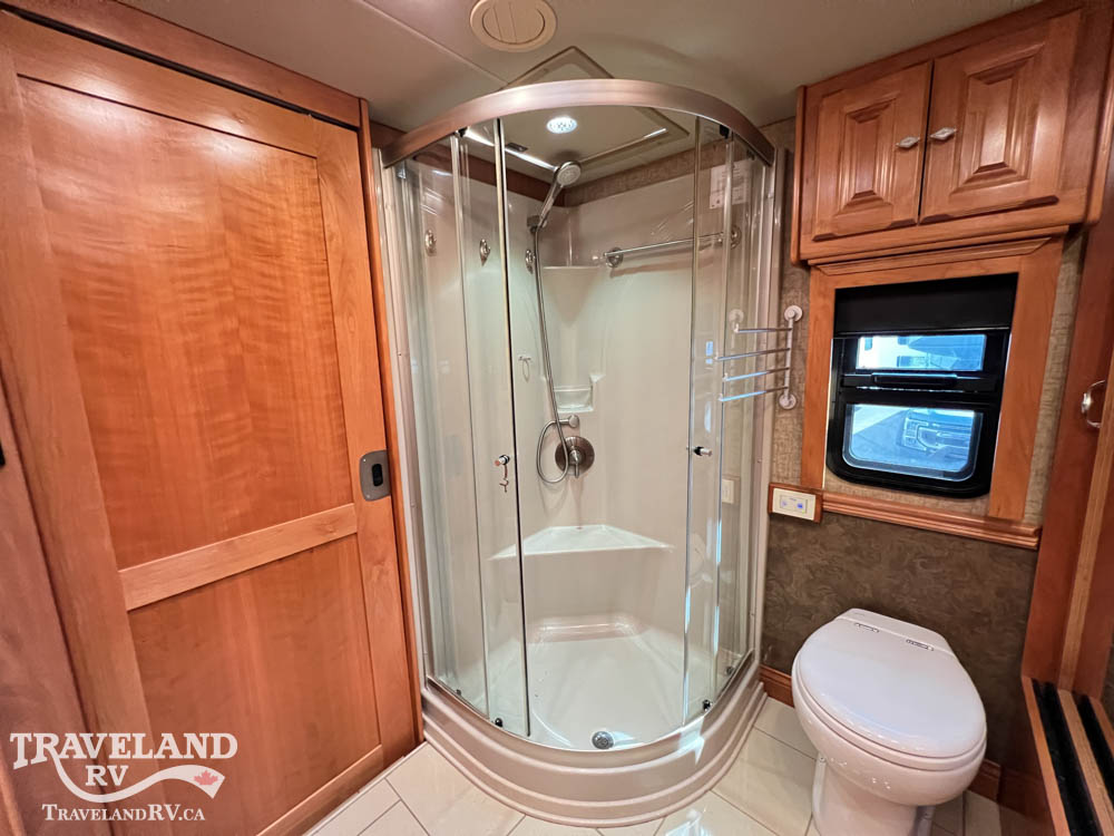 2015 Tiffin Phaeton 42 LH - Image 45