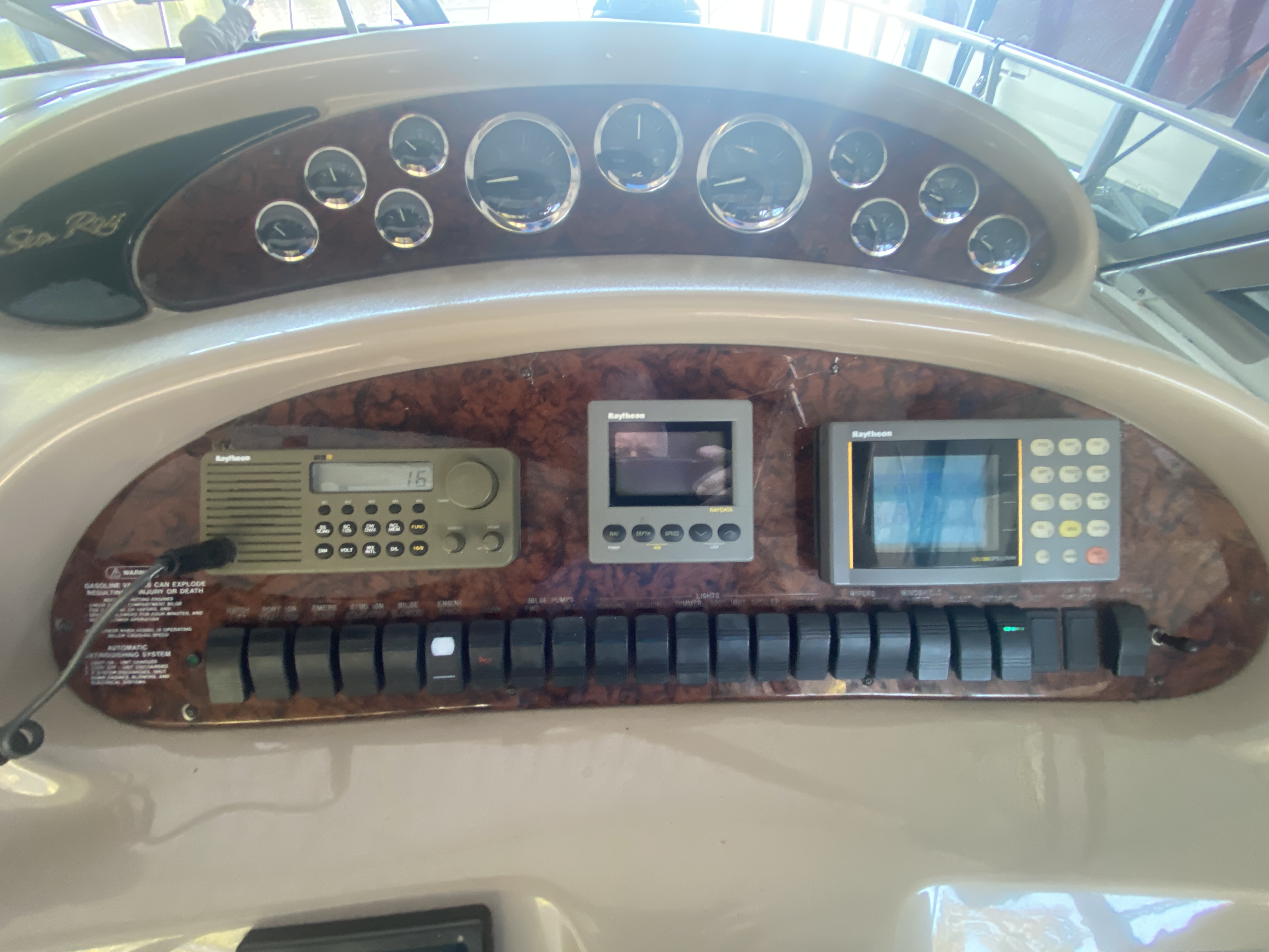 1999 Sea Ray 380 Sundancer - Image 19