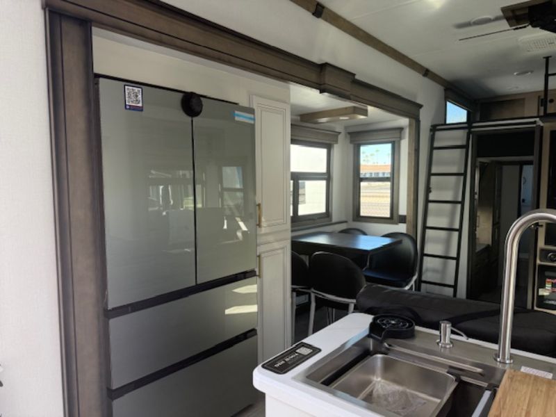 2026 Keystone Montana 3915TB - Image 24