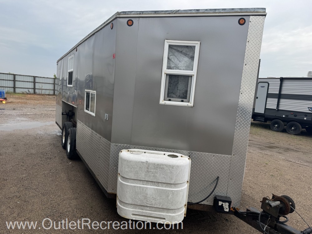 2007 ICE CASTLE TOY HAULER 8X20 - Image 1
