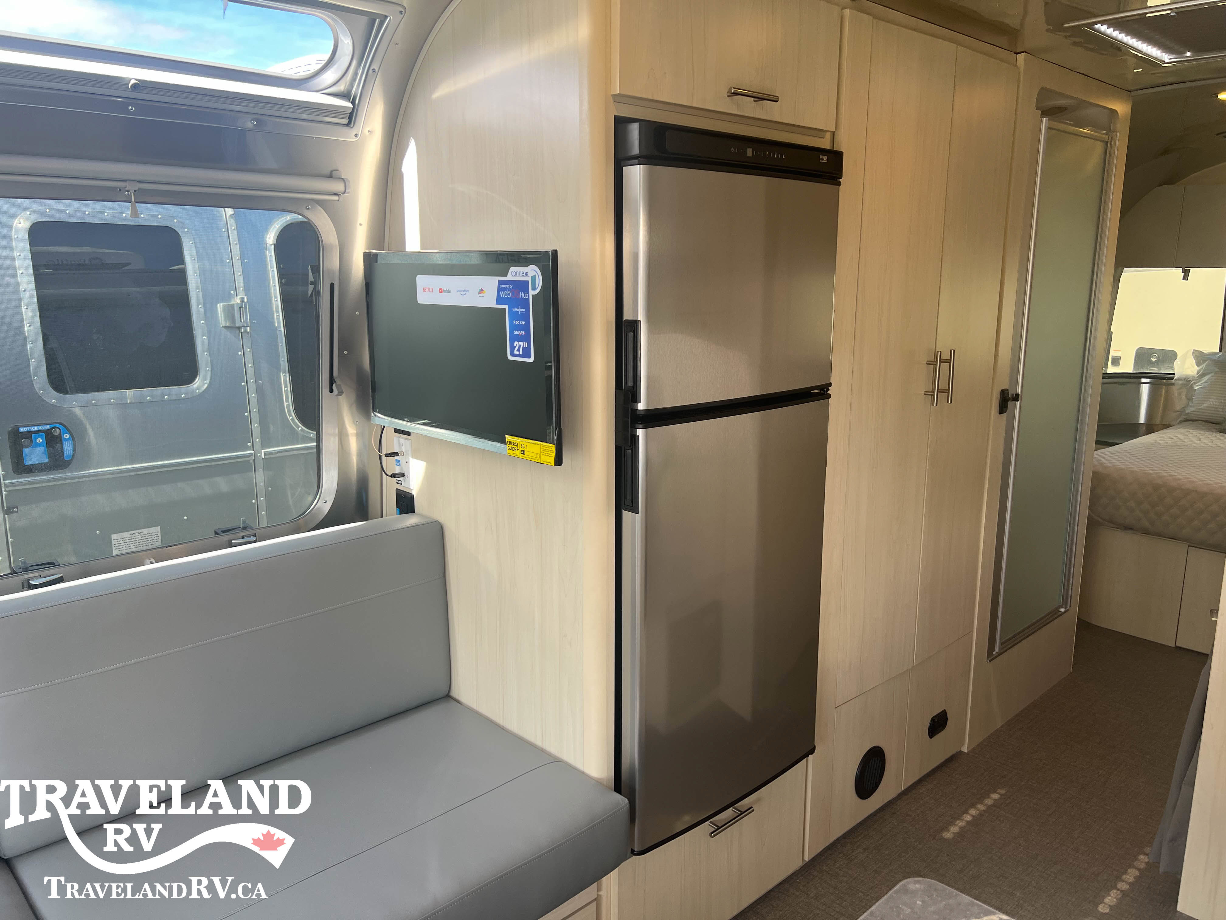 2026 Airstream Flying Cloud 27FB - Image 10