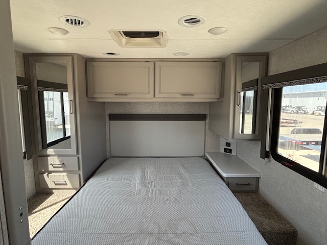 2025 Thor Motor Coach Quantum LC28 - Image 24