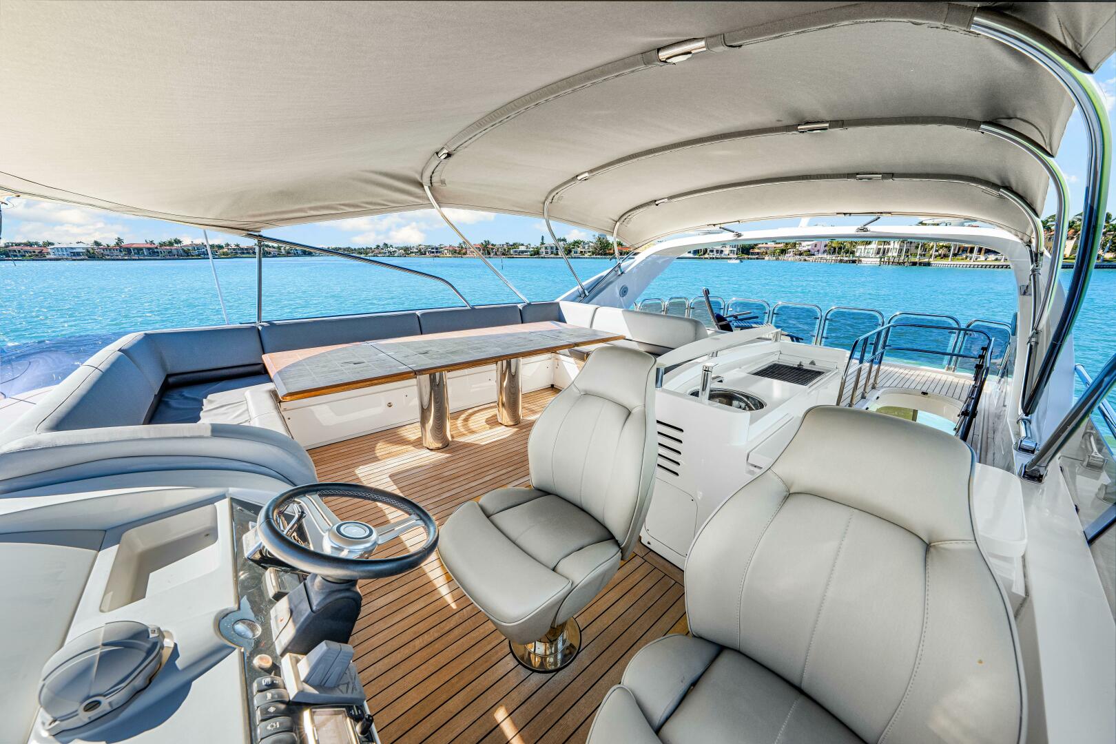 2014 Princess Y72 - Image 102