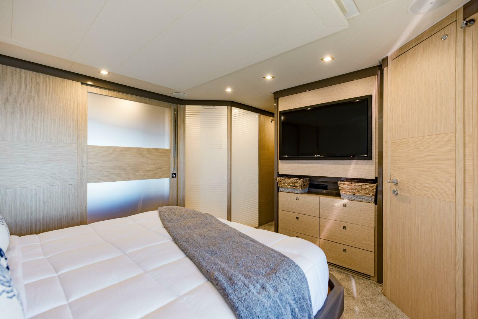 2017 Ferretti Yachts 750 - Image 88